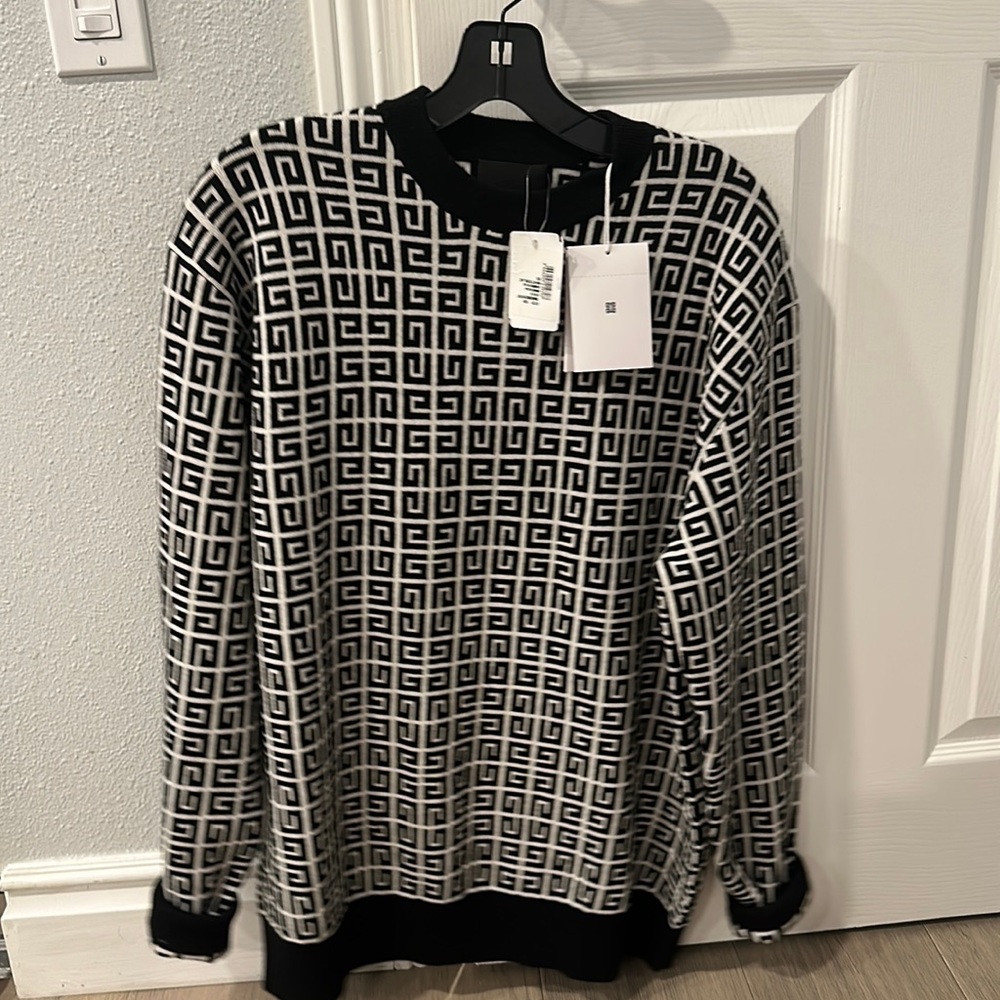 Brand new authentic cashmere sweater